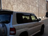 Mitsubishi Pajero io-7