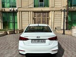 Hyundai Accent-2