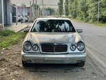Mercedes E 230-1
