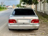 Mercedes E 230-6
