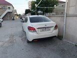 Mitsubishi Attrage-4