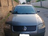 Volkswagen Passat-1