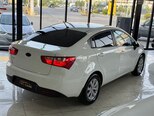 Kia Rio-12