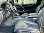 Lexus LX 450d-5