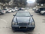 Mercedes E 220-1