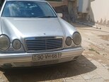 Mercedes E 200-1
