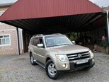 Mitsubishi Pajero-21