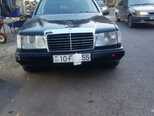 Mercedes 230 E-1
