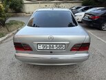 Mercedes E 270-7