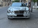 Mercedes E 240-4