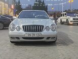 Mercedes E 270-1