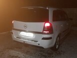 Opel Zafira-5