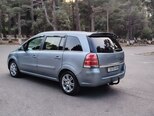 Opel Zafira-9