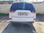 Mitsubishi Outlander-3