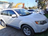 Mitsubishi Outlander-2
