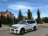 Mitsubishi Pajero-4