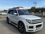 Mitsubishi Pajero-8