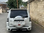 Mitsubishi Pajero-10