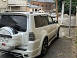 Mitsubishi Pajero-9