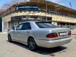 Mercedes E 240-2