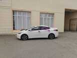 Hyundai Elantra-11