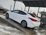 Hyundai Elantra-12