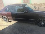 Mercedes E 220-5