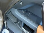Land Rover Defender-27