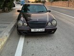 Mercedes E 220-1