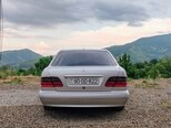 Mercedes E 270-2