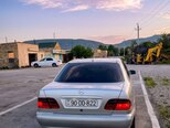 Mercedes E 270-4
