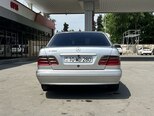 Mercedes E 240-10