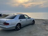 Mercedes E 240-11