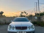 Mercedes E 270-1