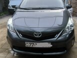 Toyota Prius V-1