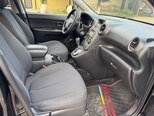 Kia Carens-11