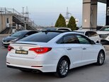 Hyundai Sonata-5