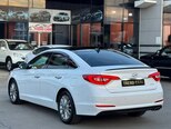 Hyundai Sonata-4