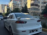 Mitsubishi Lancer-4