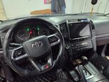 Toyota Land Cruiser-7