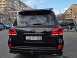 Toyota Land Cruiser-9