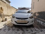 Hyundai Elantra-1