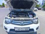 Mitsubishi L200-7