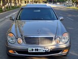 Mercedes E 220-1