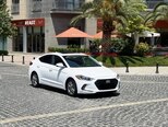 Hyundai Elantra-9