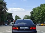 Mercedes E 240-4