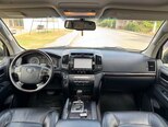 Toyota Land Cruiser-12