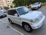 Mitsubishi Pajero io-2