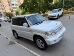 Mitsubishi Pajero io-14