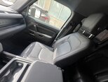 Land Rover Defender-12